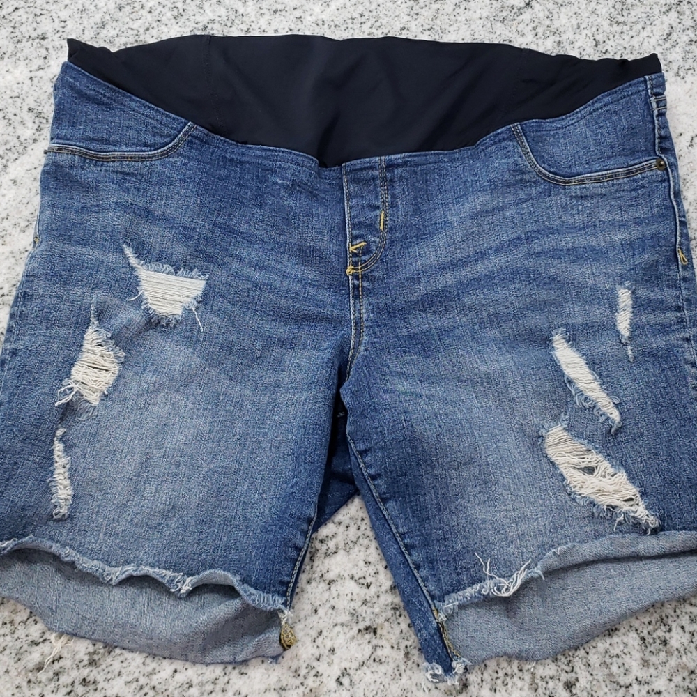 Isabel maternity distressed shorts